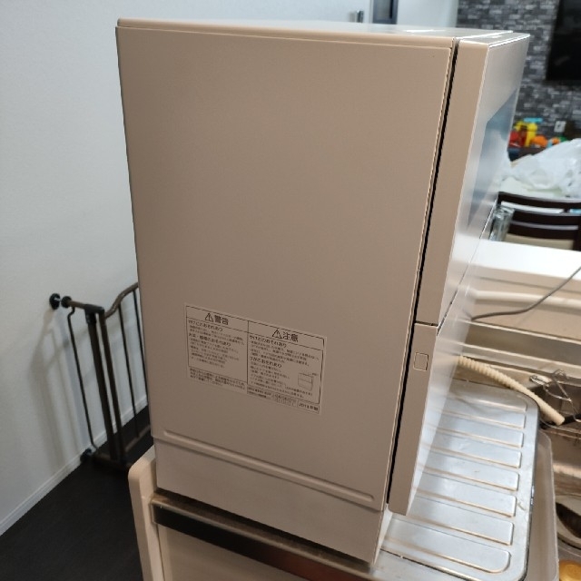 Panasonic(パナソニック)のまつ様専用　Panasonic　卓上型食器洗い乾燥機　NP-TZ100 スマホ/家電/カメラの生活家電(食器洗い機/乾燥機)の商品写真