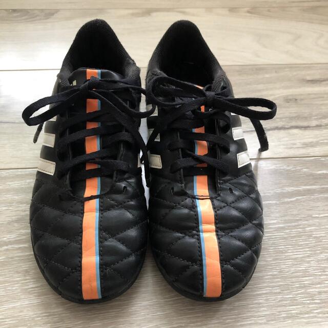 adidas(アディダス)のアディダス　キッズサッカートレーニングシューズ21.5cm キッズ/ベビー/マタニティのキッズ靴/シューズ(15cm~)(スニーカー)の商品写真