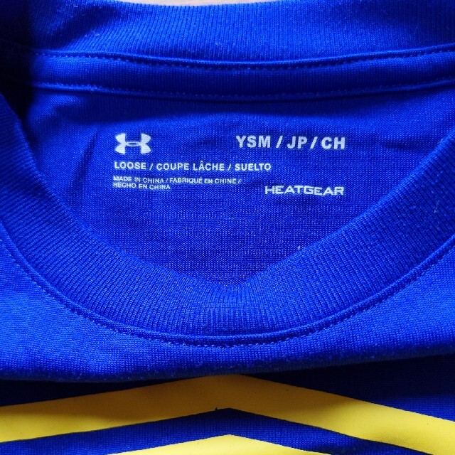 UNDER ARMOUR(アンダーアーマー)のアンダーアーマーUNDER ARMOUR半袖ＴシャツYSM130サイズ使用品 キッズ/ベビー/マタニティのキッズ服男の子用(90cm~)(Tシャツ/カットソー)の商品写真