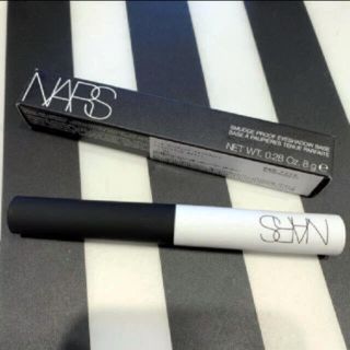 ナーズ(NARS)のNARS スマッジプルーフ アイシャドーベース　8g #2211(化粧下地)