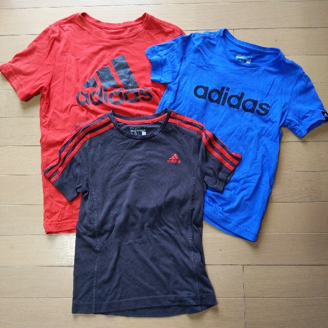 adidas(アディダス)のadidasアディダスの半袖Tシャツ130.140.150サイズ使用品 メンズのトップス(Tシャツ/カットソー(半袖/袖なし))の商品写真