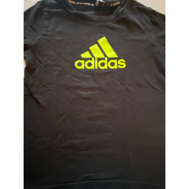 adidas(アディダス)のadidas Tシャツ　120 キッズ/ベビー/マタニティのキッズ服男の子用(90cm~)(Tシャツ/カットソー)の商品写真