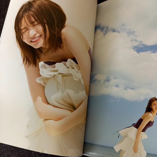 岡崎紗絵1st写真集『すがお。』(直筆サイン入り) - アート/エンタメ 岡崎紗絵1st写真集『すがお。』(直筆サイン入り) - アート/エンタメ