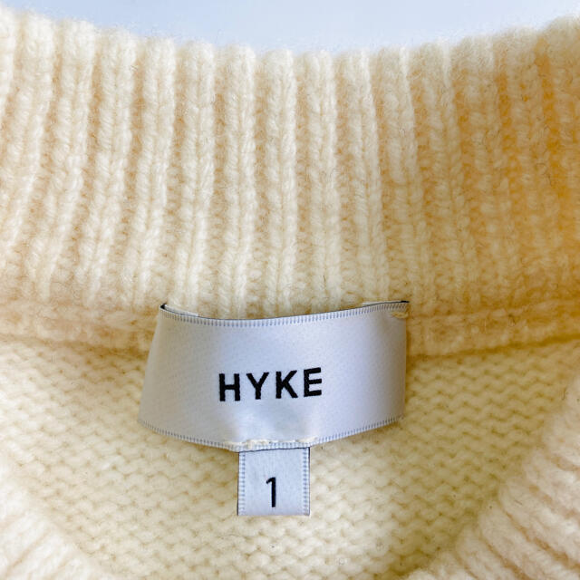 HYKE(ハイク)のフォロー割　HYKE ハイク　スリット入りウールニット ワンピース レディースのワンピース(ロングワンピース/マキシワンピース)の商品写真