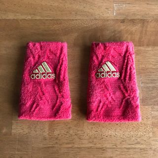 アディダス(adidas)のアディダス リストバンド２個セット 【今月末で掲載終了】(その他)