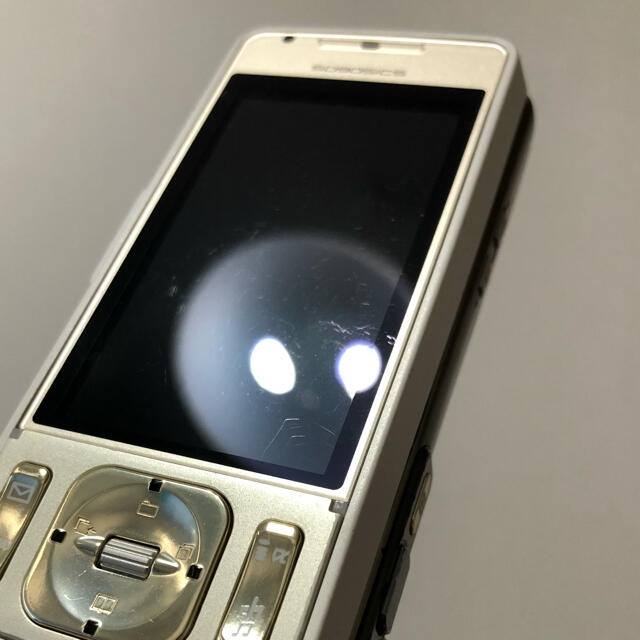 SONY(ソニー)のSO905iCS Cyber-shot docomo White スマホ/家電/カメラのスマートフォン/携帯電話(携帯電話本体)の商品写真