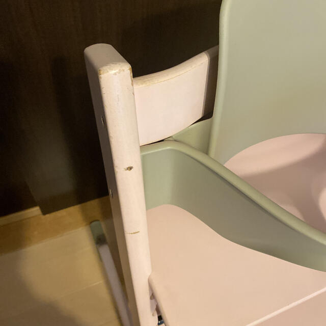 Stokke(ストッケ)のストッケ トリップトラップ　ペールピンク☆ベビーセット付き☆ キッズ/ベビー/マタニティの寝具/家具(その他)の商品写真