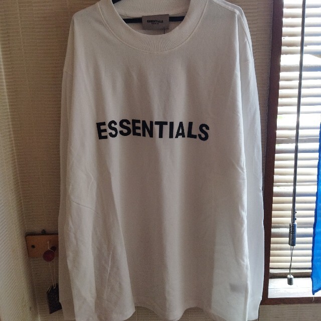 FEAR OF GOD(フィアオブゴッド)のラクマ最安値!ESSENTIALS クリーム色ロンT L メンズのトップス(Tシャツ/カットソー(七分/長袖))の商品写真