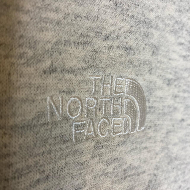 ザ・ノースフェイス　トレーナー　スクエアロゴクルー　THE NORTH FACE 3