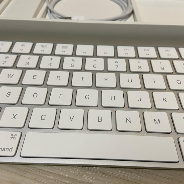 Apple(アップル)のAPPLE MAGIC TRACKPAD 2及びMagic Keyboard スマホ/家電/カメラのPC/タブレット(PC周辺機器)の商品写真