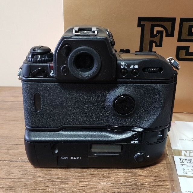 【美品】Nikon F5 ボディー +SB-28