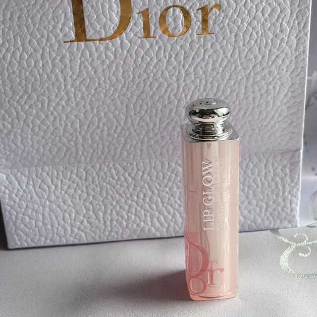 Christian Dior(クリスチャンディオール)のディオール　アディクトリップグロウ　001 コスメ/美容のスキンケア/基礎化粧品(リップケア/リップクリーム)の商品写真