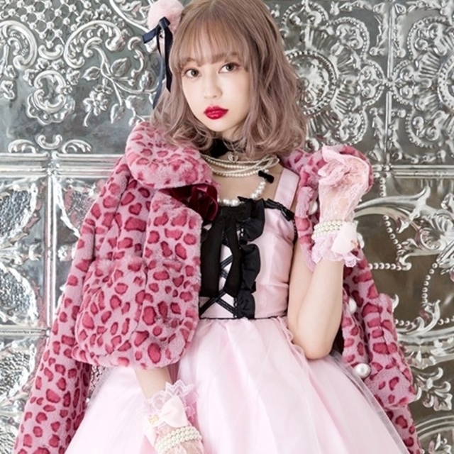 Angelic Pretty(アンジェリックプリティー)の新品Ladyレオパーショートコート レディースのジャケット/アウター(毛皮/ファーコート)の商品写真