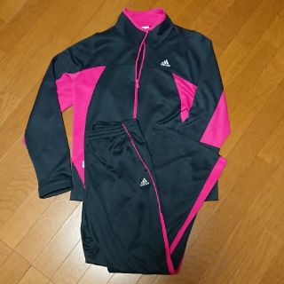 アディダス(adidas)の【adidasジャージ上下レディース】(セット/コーデ)