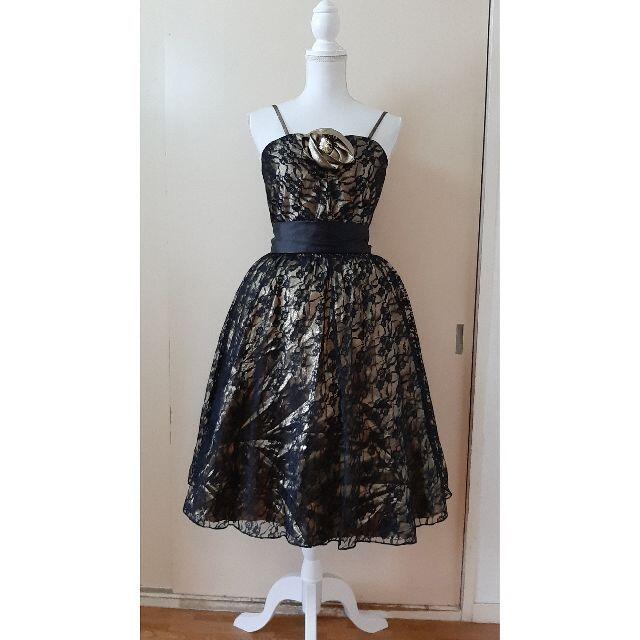No.1596_ゴールド生地コサージュ付きボレロ、ベルト付きドレス レディースのフォーマル/ドレス(ミディアムドレス)の商品写真