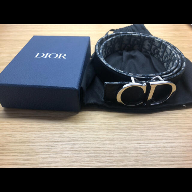 dior ディオール　ロゴベルト