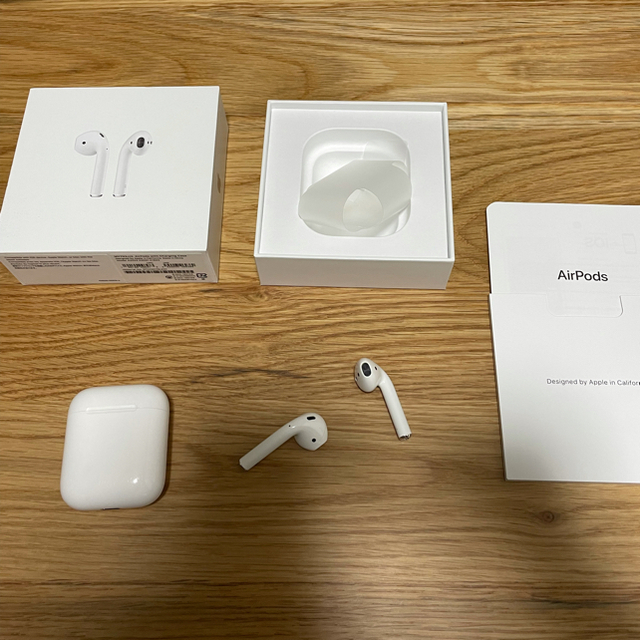 Apple(アップル)のair pods a2031 第ニ世代 動作問題なし スマホ/家電/カメラのオーディオ機器(ヘッドフォン/イヤフォン)の商品写真