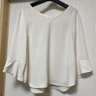 アオヤマ(青山)のLES MUES Vネック袖フリルブラウス　青山(シャツ/ブラウス(長袖/七分))