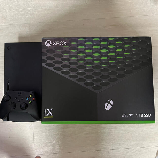 XBOX SERIES X エンタメ/ホビーのゲームソフト/ゲーム機本体(家庭用ゲーム機本体)の商品写真