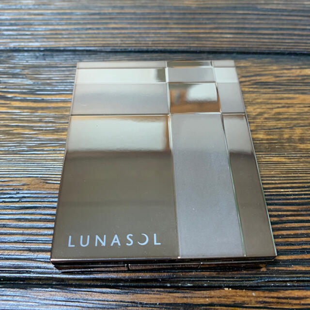 LUNASOL(ルナソル)の_gigi_様専用です。LUNASOL グレイスコントラスティングアイズ　02 コスメ/美容のベースメイク/化粧品(アイシャドウ)の商品写真