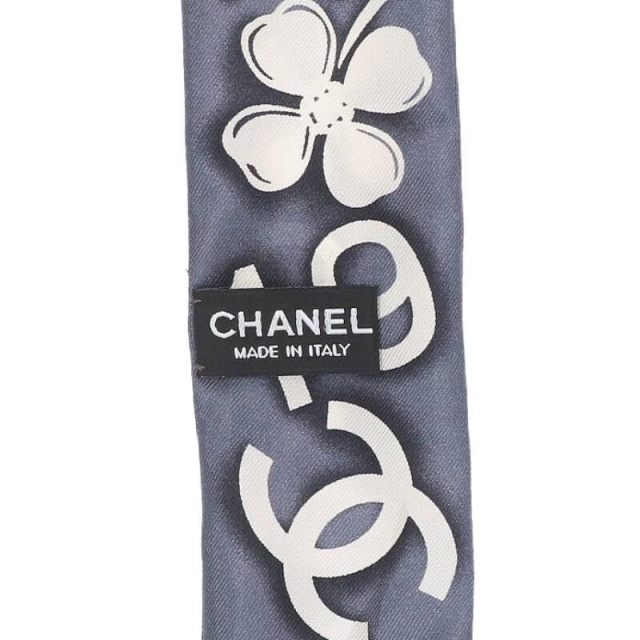 CHANEL(シャネル)のシャネル ツイリー シルクスカーフ レディースのファッション小物(バンダナ/スカーフ)の商品写真