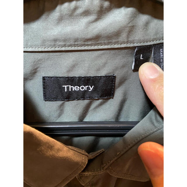 theory(セオリー)のtheory 長袖シャツ　Lサイズ　カーキ メンズのトップス(シャツ)の商品写真