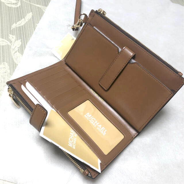 Michael Kors(マイケルコース)のmichael kors マイケルコース　財布　フラワー花柄現品SALE商品‼️ レディースのファッション小物(財布)の商品写真