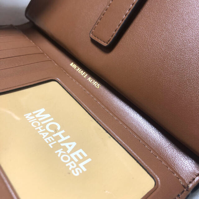 Michael Kors(マイケルコース)のmichael kors マイケルコース　財布　フラワー花柄現品SALE商品‼️ レディースのファッション小物(財布)の商品写真