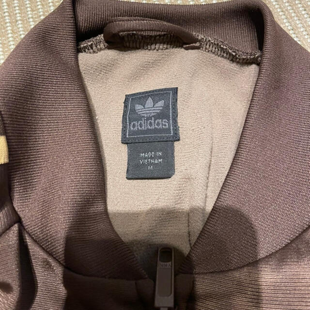 adidas - adidas トラックジャケット ブラウン ゴールドの通販 adidas - adidas トラックジャケット ブラウン ゴールドの通販