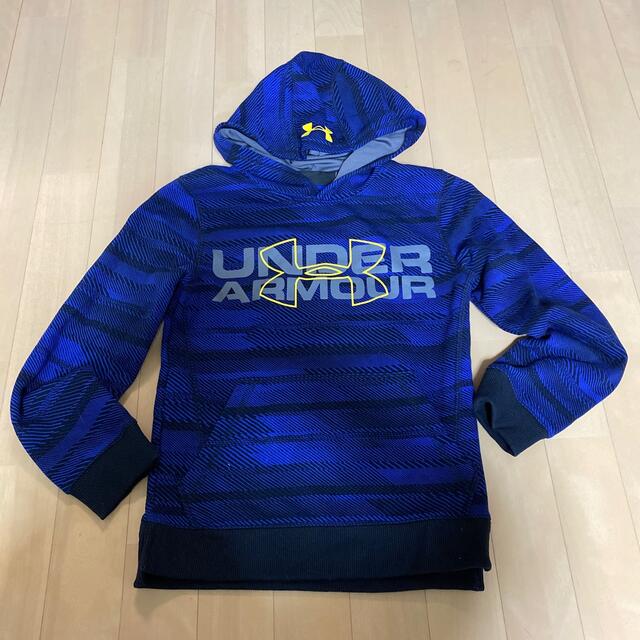 UNDER ARMOUR(アンダーアーマー)のアンダーアーマー　パーカー　YMD 140センチ キッズ/ベビー/マタニティのキッズ服男の子用(90cm~)(Tシャツ/カットソー)の商品写真