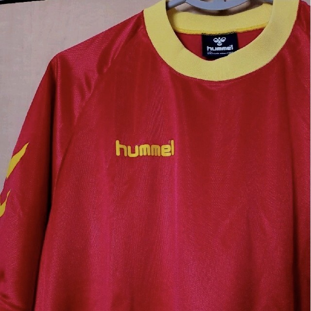 hummel(ヒュンメル)のヒュンメル シンプル プラクティスシャツ Ｌ(Ｏ) レッド✕イエロー 新品 スポーツ/アウトドアのサッカー/フットサル(ウェア)の商品写真