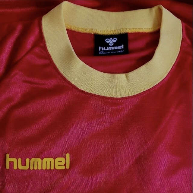 hummel(ヒュンメル)のヒュンメル シンプル プラクティスシャツ Ｌ(Ｏ) レッド✕イエロー 新品 スポーツ/アウトドアのサッカー/フットサル(ウェア)の商品写真