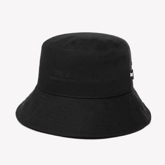 防弾少年団(BTS)(ボウダンショウネンダン)のBTS NOW ON OVERFIT BUCKET HAT FILAコラボ エンタメ/ホビーのタレントグッズ(アイドルグッズ)の商品写真