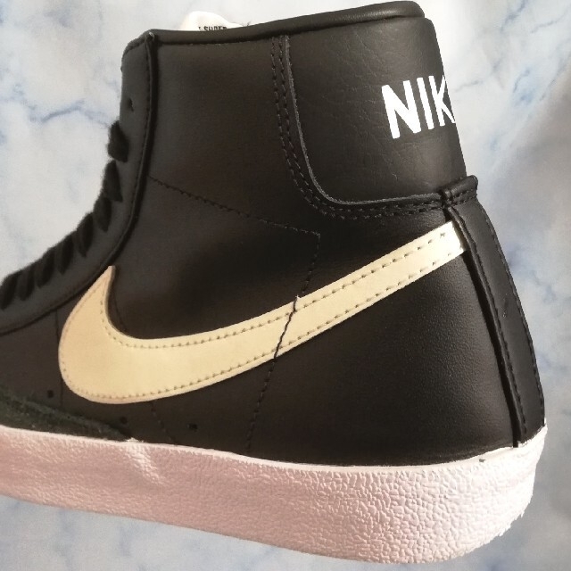 NIKE(ナイキ)のナイキ ブレーザー mid'77 レザーブラック ユニセックス【★美品★セール】 メンズの靴/シューズ(スニーカー)の商品写真