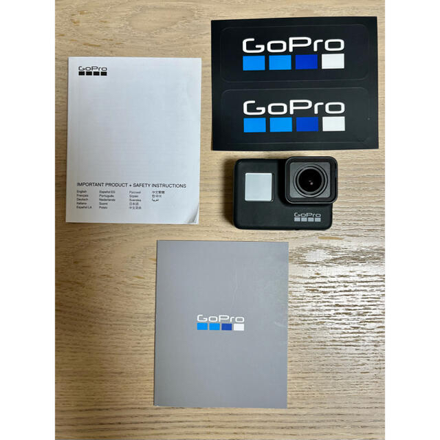 GoPro(ゴープロ)のGoPro Hero7 Black+3wayグリップ+電動ジンバル+SDセット スマホ/家電/カメラのカメラ(コンパクトデジタルカメラ)の商品写真