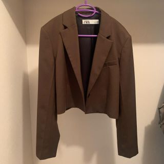 ザラ(ZARA)のクロップド丈ブレザー カーキ(テーラードジャケット)