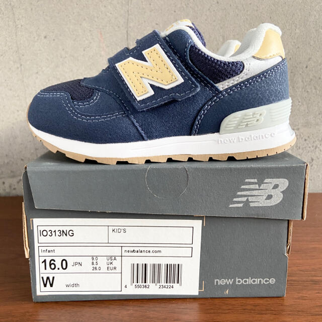 New Balance(ニューバランス)の【新品】16センチ ネイビー×イエロー ニューバランス　スニーカー キッズ/ベビー/マタニティのキッズ靴/シューズ(15cm~)(スニーカー)の商品写真