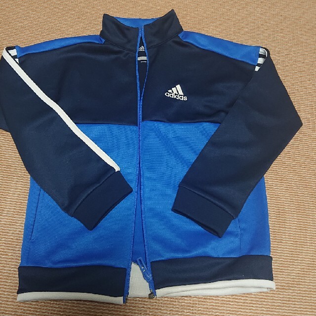 adidas(アディダス)のアディダス　adidas　キッズ　ジャージ　上 キッズ/ベビー/マタニティのキッズ服男の子用(90cm~)(ジャケット/上着)の商品写真