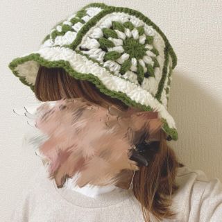 グラニースクエアハット/バケットハット　グリーン🧶ハンドメイド(帽子)