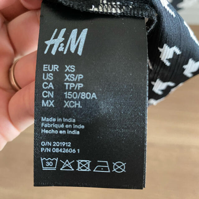 H&M(エイチアンドエム)のH&M レディースブラウス　千鳥格子柄　シフォン レディースのトップス(シャツ/ブラウス(長袖/七分))の商品写真