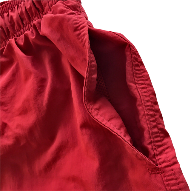 H&H(エイチアンドエイチ)のH&M nylon swim shorts xs red used メンズのパンツ(ショートパンツ)の商品写真