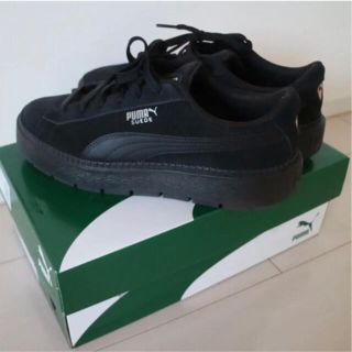 プーマ(PUMA)のPUMA スウェード　スニーカー　黒　ウィメンズ(スニーカー)