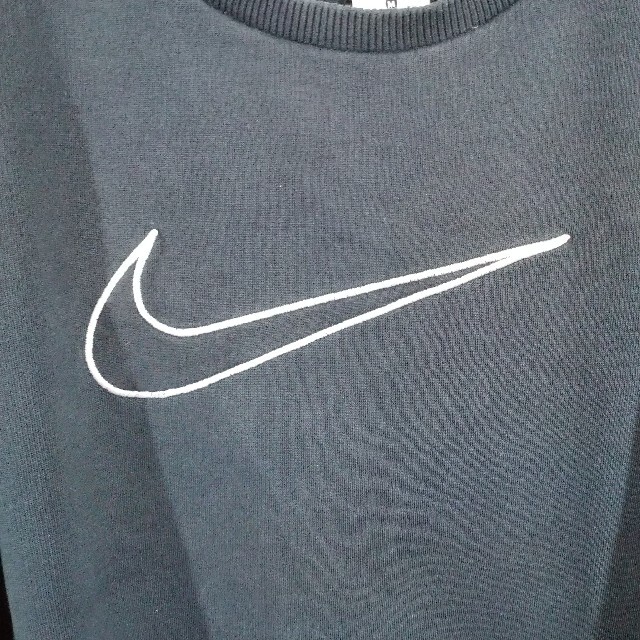 NIKE(ナイキ)のNIKE ナイキ 刺繍ビックロゴ 黒 スウェット トレーナー M メンズのトップス(スウェット)の商品写真