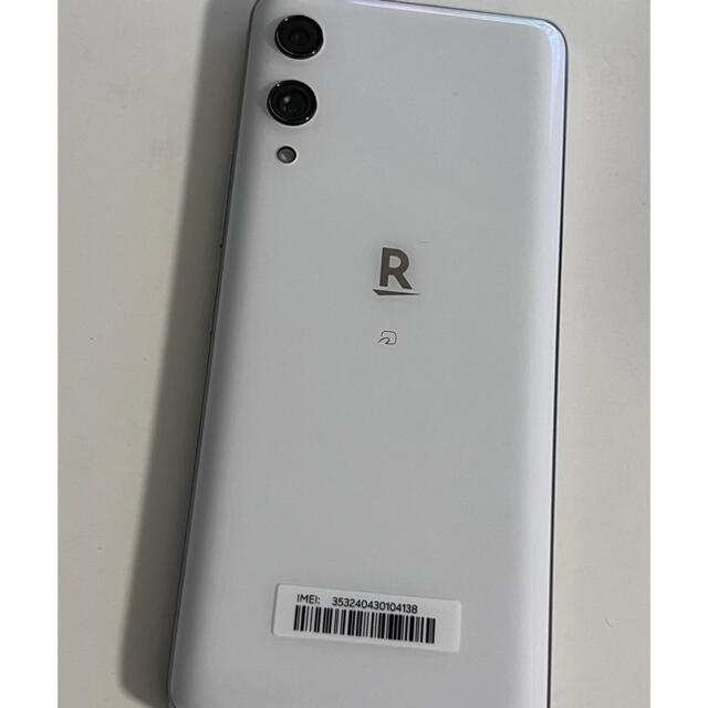 Rakuten(ラクテン)のRakuten Hand ホワイト スマホ/家電/カメラのスマートフォン/携帯電話(スマートフォン本体)の商品写真