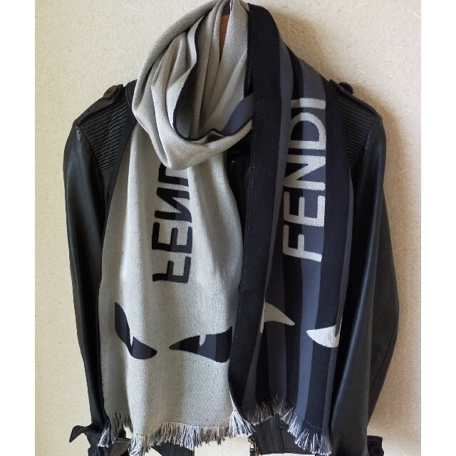 最終値下げ!!　FENDI　マフラー