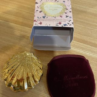 レメルヴェイユーズラデュレ(Les Merveilleuses LADUREE)の新品未使用　レ・メルヴェイユーズラデュレ　貝殻パウダー ケース(ファンデーション)