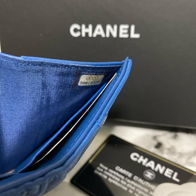 CHANEL(シャネル)の【30番台☆付属品完備】CHANEL 三つ折り財布 シャネル19 / ブルー レディースのファッション小物(財布)の商品写真