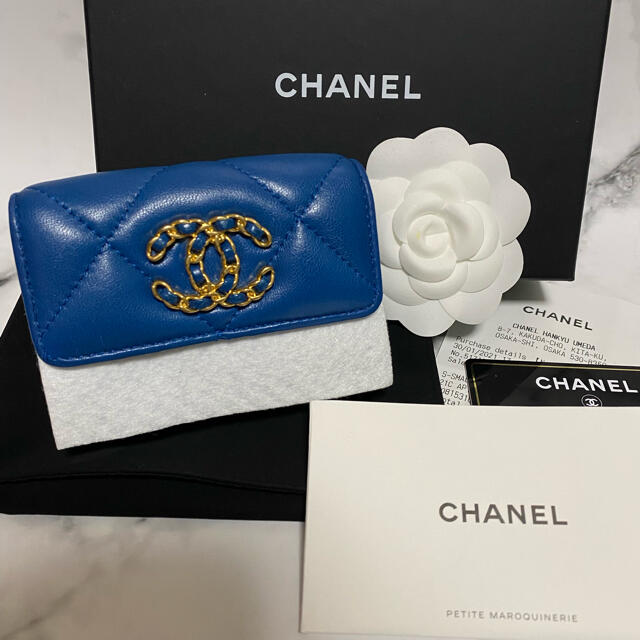 CHANEL(シャネル)の【30番台☆付属品完備】CHANEL 三つ折り財布 シャネル19 / ブルー レディースのファッション小物(財布)の商品写真