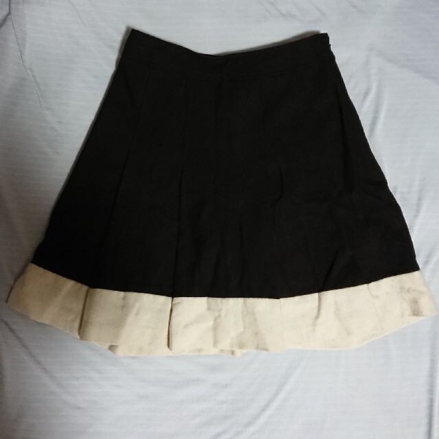 エムアート スカート 黒 レトロ 秋 黒白 バイカラー レディースのスカート(ミニスカート)の商品写真