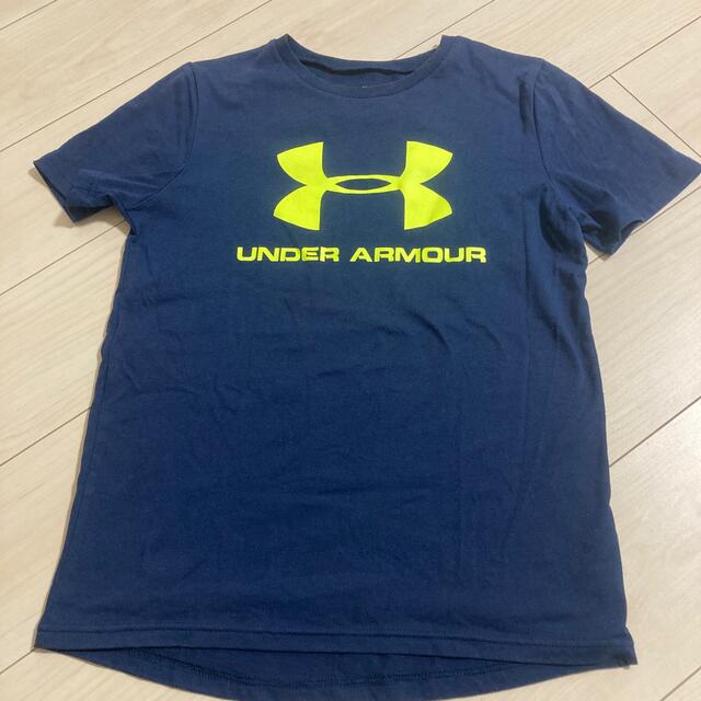 UNDER ARMOUR(アンダーアーマー)のアンダーアーマー　専用です　購入不可　半袖Ｔシャツ　YXL 160 キッズ/ベビー/マタニティのキッズ服男の子用(90cm~)(Tシャツ/カットソー)の商品写真